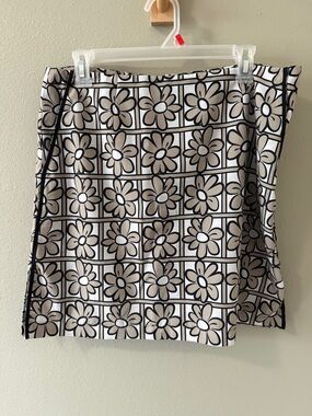 Daisy Grid Mini Skirt - Black & Cream